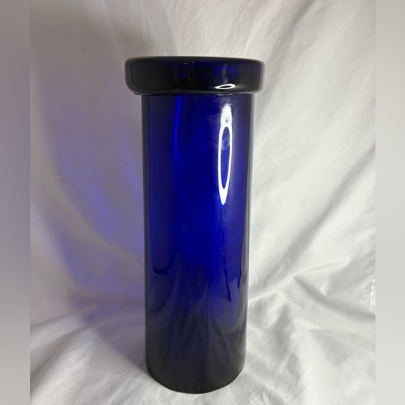 Large tall, cobalt blue glass vase - Picture 5 of 5